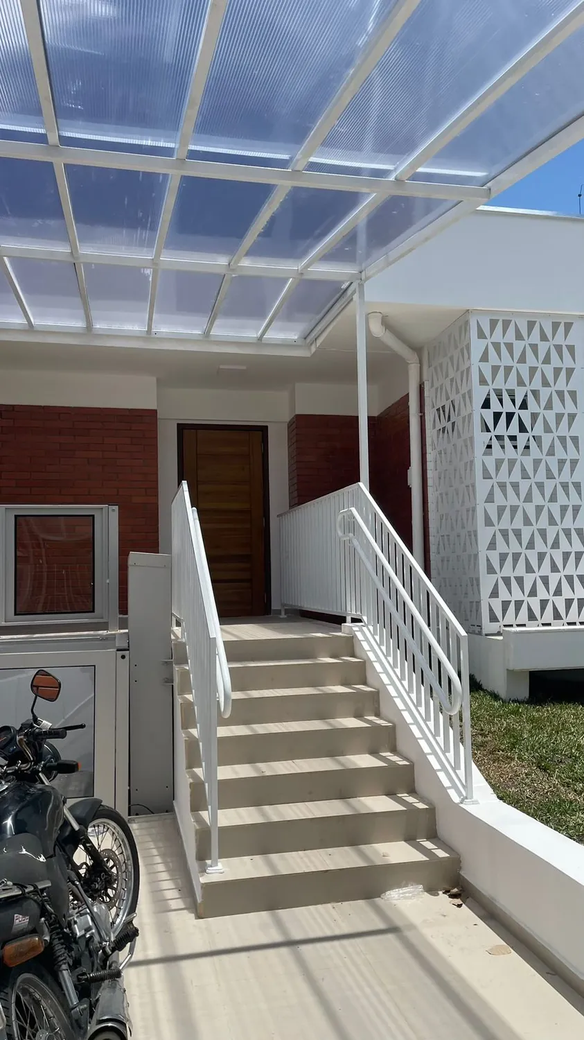 Entrada da clínica CENEP reformada pela Magicon
